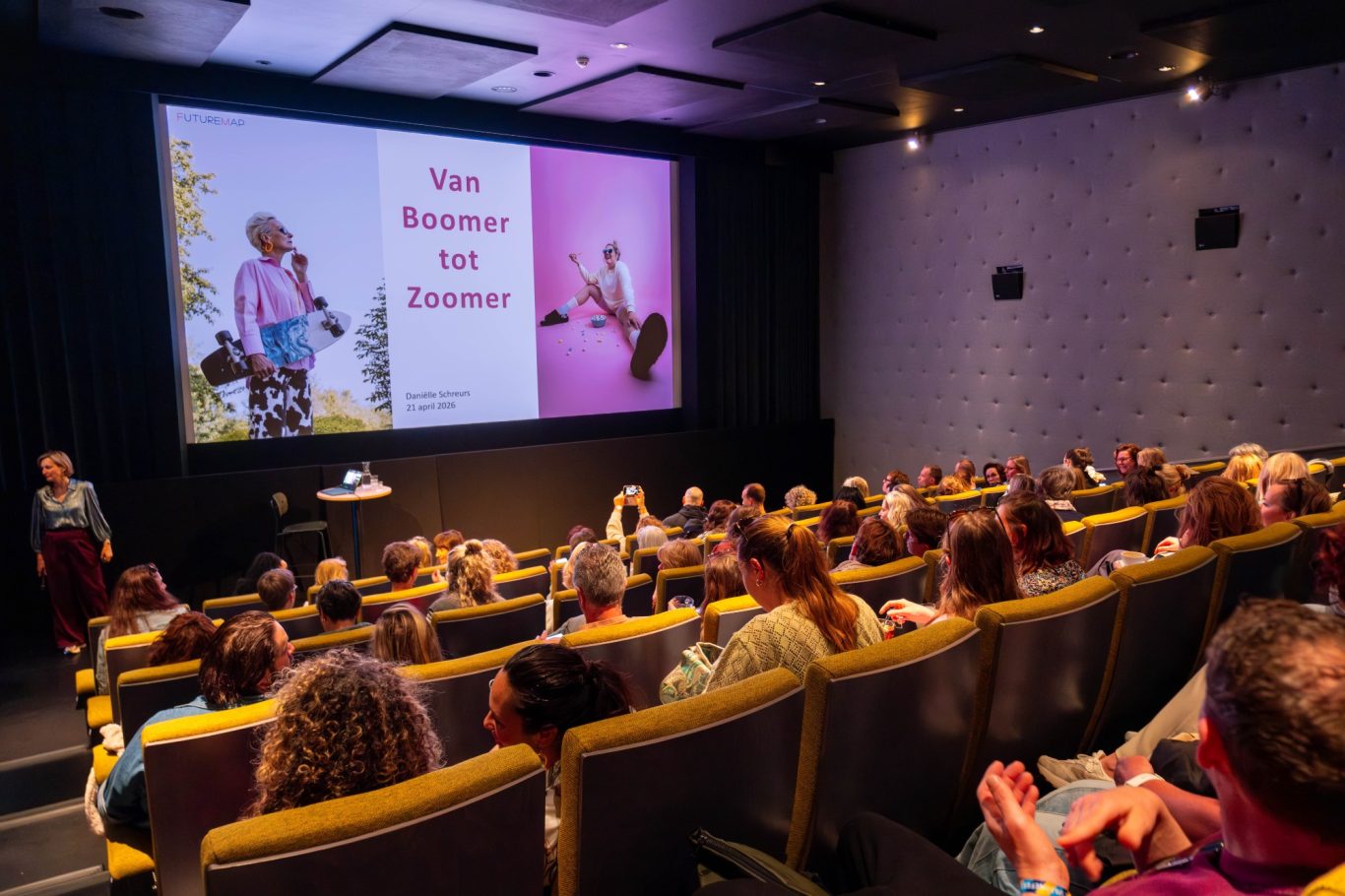 Publiek in theaterzaal, evenementenfotografie Haarlem