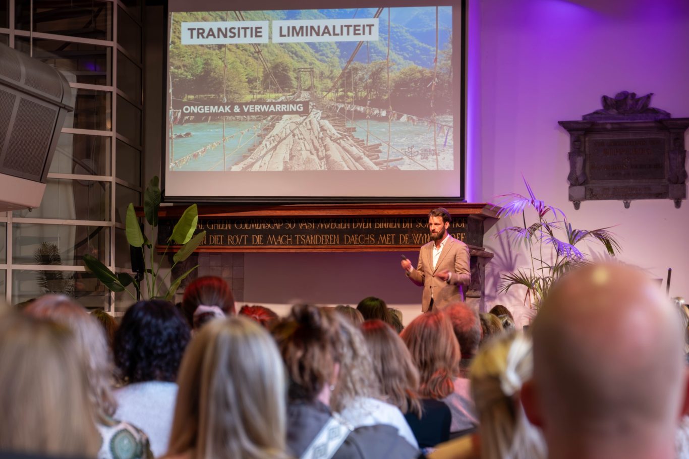 Presentatie op groot scherm, bedrijfsevenement fotografie
